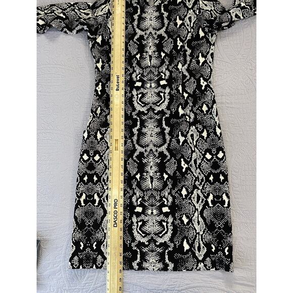 NWOT J McLaughlin Sz M Snake Print Blk White Pockets Keyhole Back 3/4 Slv Dress - Picture 12 of 13